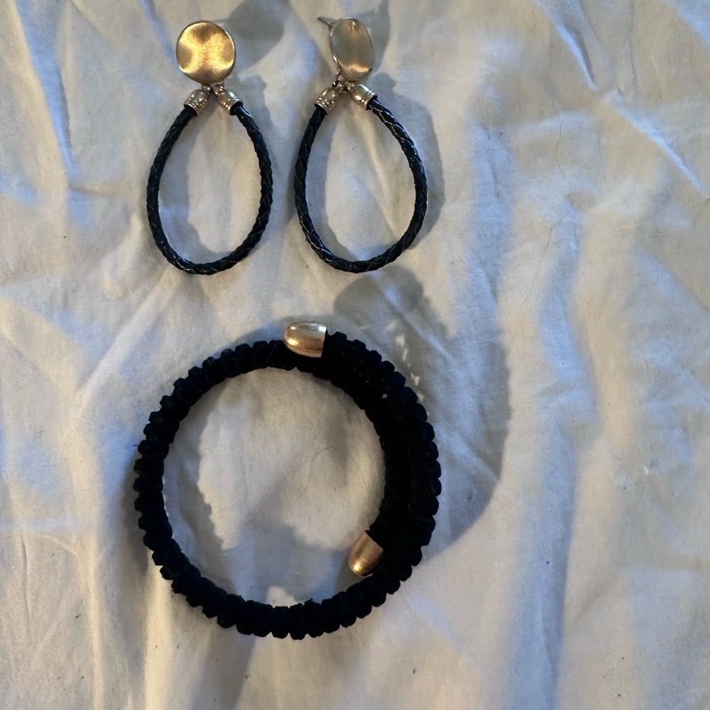 Elegant Black and Gold Jewelry Set